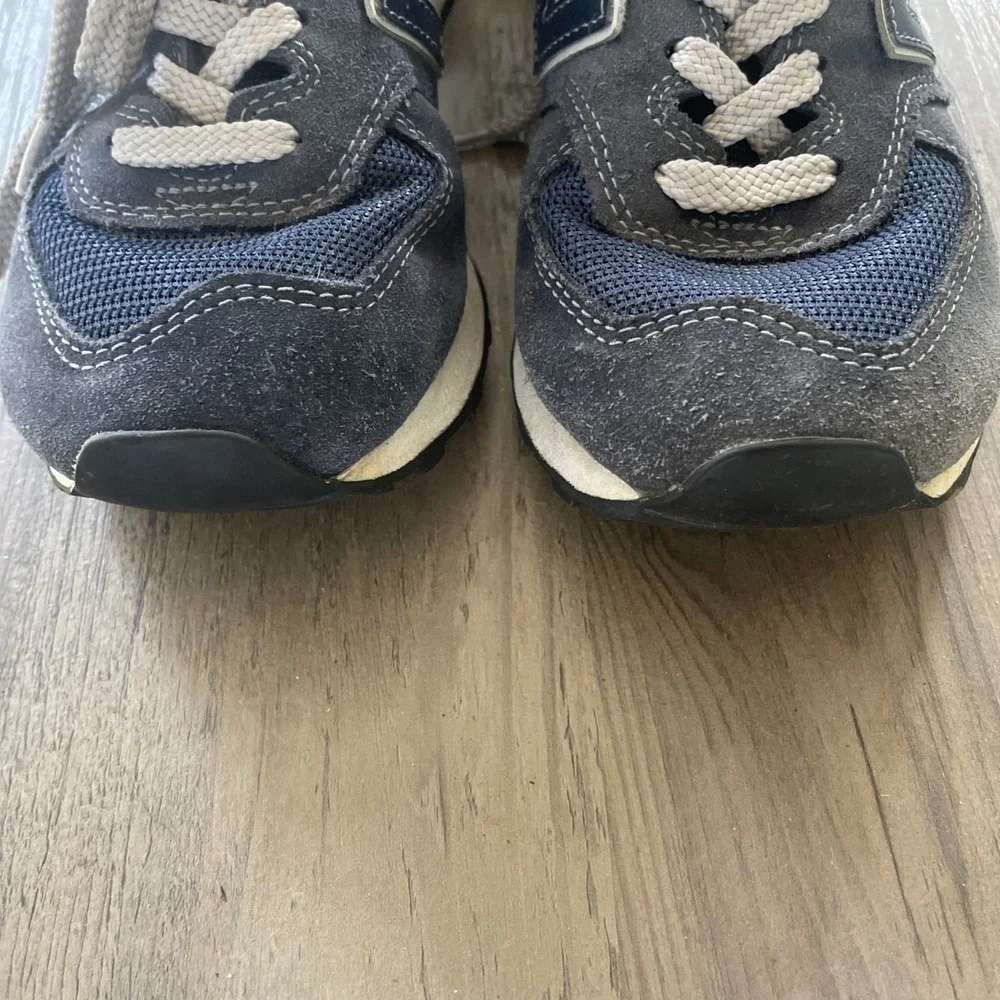 New Balance Women's Navy & Gray 574 Size 7B